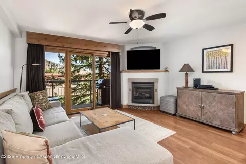 400 Wood Road 3205 Snowmass Village Co 81615 Rd #3205, Snowmass Village, CO 81615