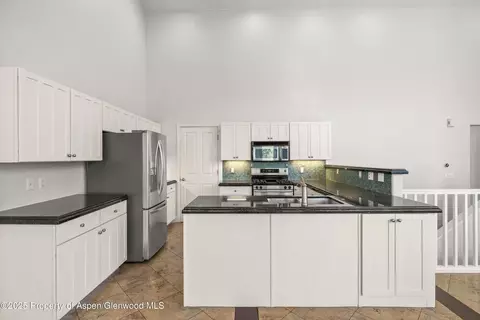 Kitchen - 540 Evans Court Basalt Co 81621 Ct, Basalt, CO 81621 photo 1 of 1