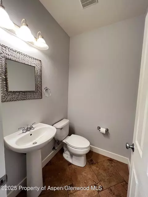 Bath - 540 Evans Court Basalt Co 81621 Ct, Basalt, CO 81621 photo 2 of 2