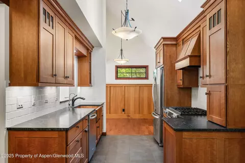 Kitchen - 135 Irwin Drive Redstone Co 81623 Dr, Redstone, CO 81623 photo 2 of 2