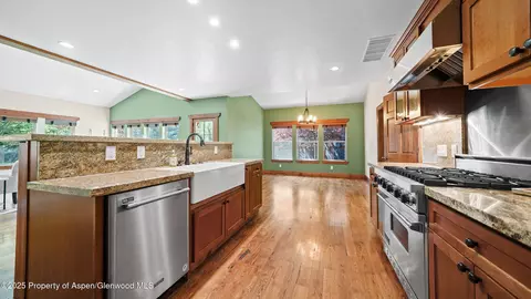 Kitchen - 225 Juniper Court Basalt Co 81621 Ct, Basalt, CO 81621 photo 1 of 2