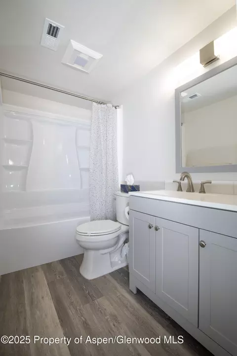 Bath - 331 Holland Hills Road Unit 7 Basalt Co 81621 Rd UNIT 7, Basalt, CO 81621 photo 1 of 2