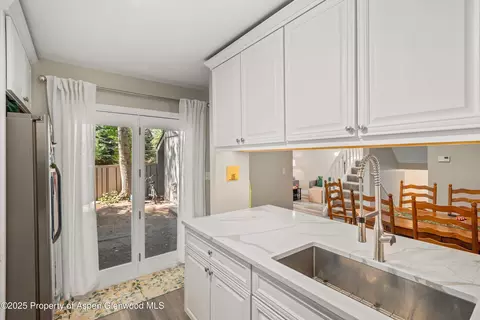 Kitchen - 152 Wren Court Basalt Co 81621 Ct, Basalt, CO 81621 photo 1 of 1
