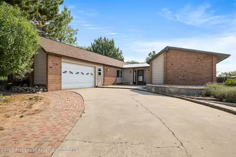 520 Aspen Avenue Rifle Co 81650 Ave, Rifle, CO 81650