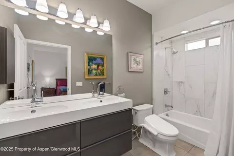 Bath - 1400 E Valley Road 124 Basalt Co 81621 Rd #124, Basalt, CO 81621 photo 1 of 2
