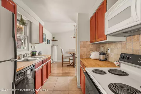 Kitchen - 112 E Hillside Drive Basalt Co 81621 Dr, Basalt, CO 81621 photo 1 of 6