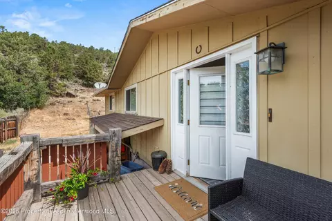 Exterior - 112 E Hillside Drive Basalt Co 81621 Dr, Basalt, CO 81621 photo 2 of 6
