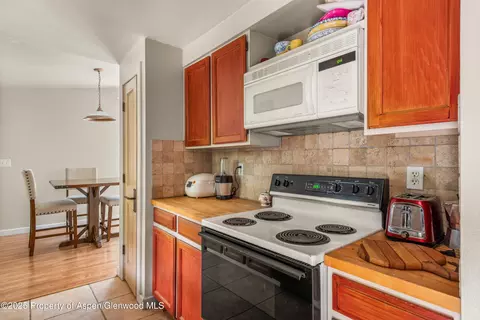 Kitchen - 112 E Hillside Drive Basalt Co 81621 Dr, Basalt, CO 81621 photo 2 of 6