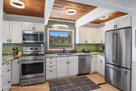 Kitchen - 217 Longhorn Lane Basalt Co 81621 Ln, Basalt, CO 81621 photo 1 of 3