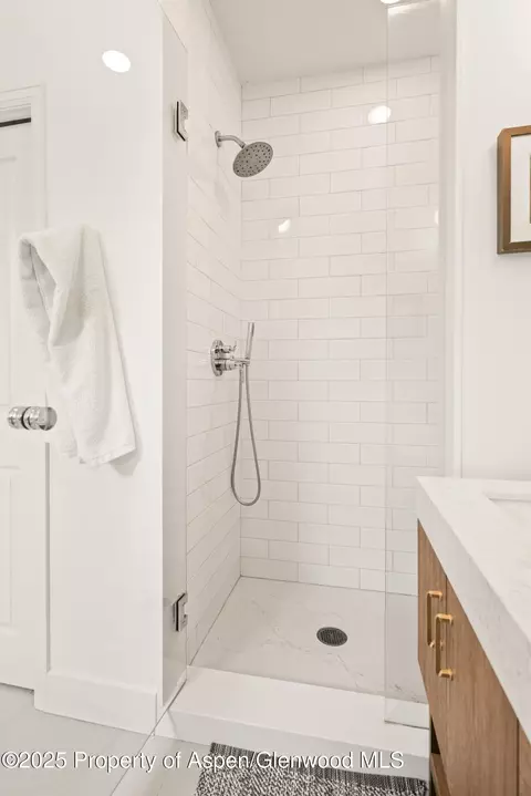 Bath - 545 Evans Court Basalt Co 81621 Ct, Basalt, CO 81621 photo 2 of 6
