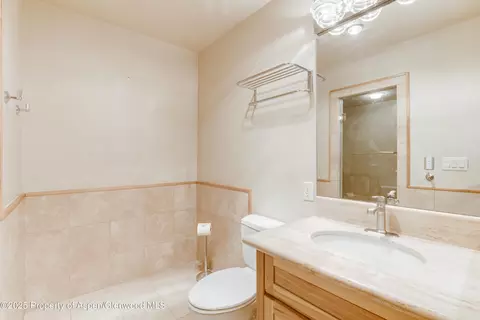 Bath - 4214 Columbine Way 5 Eagle Co 81631 #5, Eagle, CO 81631 photo 3 of 3