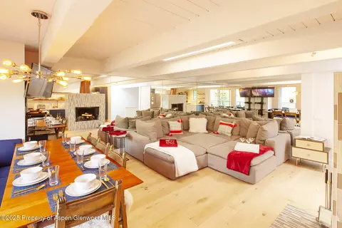 1039 E Cooper Avenue 16a Aspen Co 81611 Ave #16A, Aspen, CO 81611