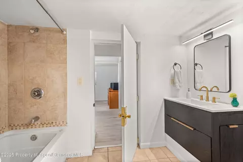 Bath - 331 Holland Hills Road Unit 5 Basalt Co 81621 Rd UNIT 5, Basalt, CO 81621 photo 1 of 3