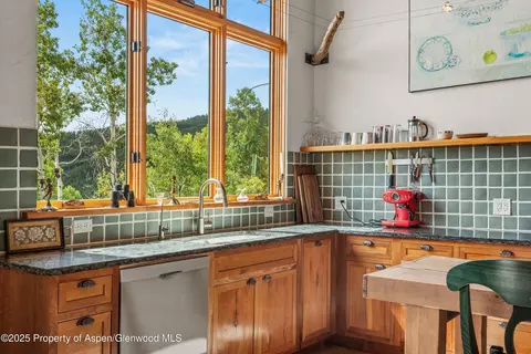 Kitchen - 320 Hawk Lane Basalt Co 81621 Ln, Basalt, CO 81621 photo 5 of 6