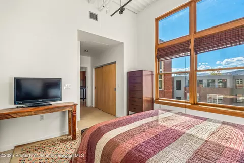 Bedroom - 231 Robinson Street Apt R-340 Basalt Co 81621 St # R-340, Basalt, CO 81621 photo 2 of 2