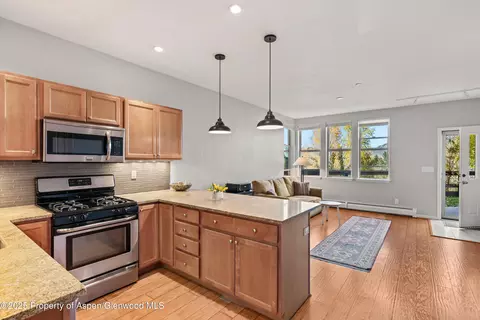 Kitchen - 1330 E Valley Road Basalt Co 81621 Rd, Basalt, CO 81621 photo 5 of 5
