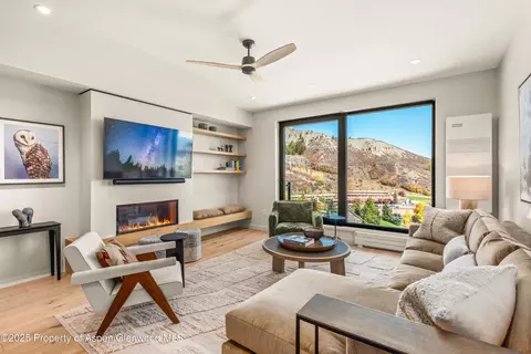119 Wood Road 404 Snowmass Village Co 81615 Rd #404, Snowmass Village, CO 81615