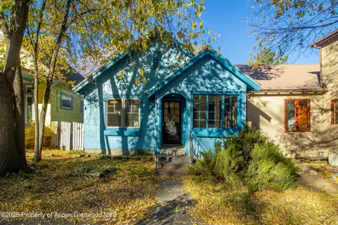 1015 Grand Avenue Glenwood Springs Co 81601 Ave, Glenwood Springs, CO 81601
