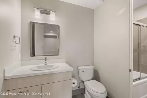 Bath - 114 Juniper Trail Basalt Co 81621 Trl, Basalt, CO 81621 photo 2 of 2