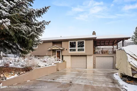 517 W 13th Street Glenwood Springs Co 81601 St, Glenwood Springs, CO 81601