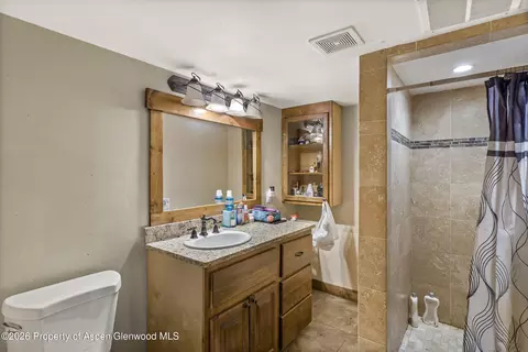 Bath - 396 E 9th Street Craig Co 81625 St, Craig, CO 81625 photo 3 of 3