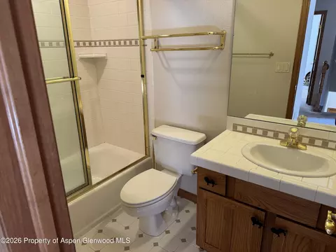 Bath - 740 Hearthstone Drive Basalt Co 81621 Dr, Basalt, CO 81621 photo 2 of 2