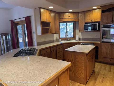 Kitchen - 740 Hearthstone Drive Basalt Co 81621 Dr, Basalt, CO 81621 photo 1 of 2