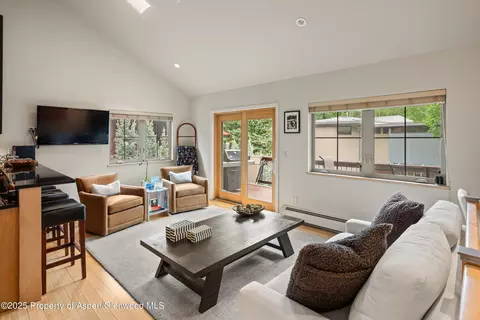 322 Park Avenue Unit 2 Aspen Co 81611 Ave UNIT 2, Aspen, CO 81611