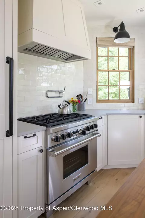 Kitchen - 1207 Hooks Spur Road Basalt Co 81621 Rd, Basalt, CO 81621 photo 1 of 1