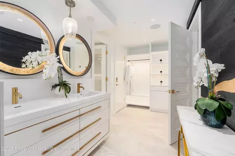 Bath - 617 E Cooper Avenue Unit 110 Aspen Co 81611 Ave UNIT 110, Aspen, CO 81611 photo 1 of 7