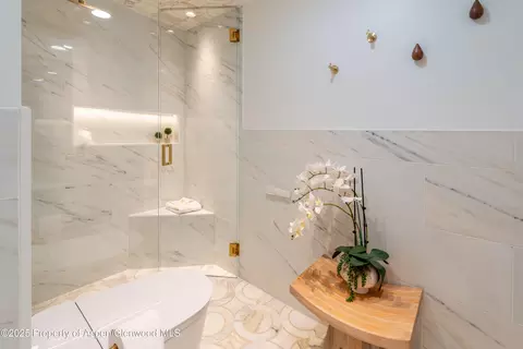 Bath - 617 E Cooper Avenue Unit 110 Aspen Co 81611 Ave UNIT 110, Aspen, CO 81611 photo 6 of 7