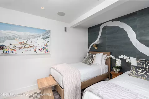 Bedroom - 617 E Cooper Avenue Unit 110 Aspen Co 81611 Ave UNIT 110, Aspen, CO 81611 photo 5 of 6