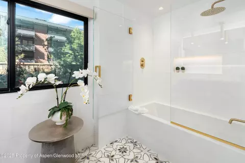 Bath - 617 E Cooper Avenue Unit 110 Aspen Co 81611 Ave UNIT 110, Aspen, CO 81611 photo 5 of 7
