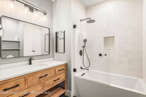 Bath - 634 Evans Court Basalt Co 81621 Ct, Basalt, CO 81621 photo 4 of 4