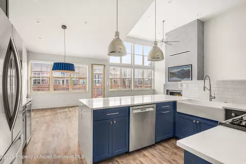 Kitchen - 634 Evans Court Basalt Co 81621 Ct, Basalt, CO 81621 photo 2 of 2