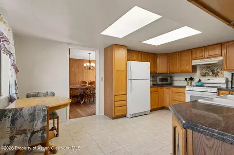 Kitchen - 284 Panoramic Drive Silt Co 81652 Dr, Silt, CO 81652 photo 3 of 3