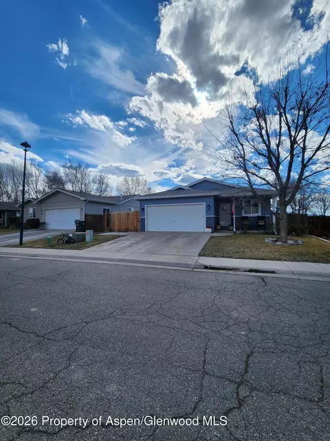 377 W Orchard Avenue Silt Co 81652 Ave, Silt, CO 81652