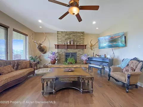 Living - 1351 La Mesa Circle Rangely Co 81648 Cir, Rangely, CO 81648 photo 2 of 4