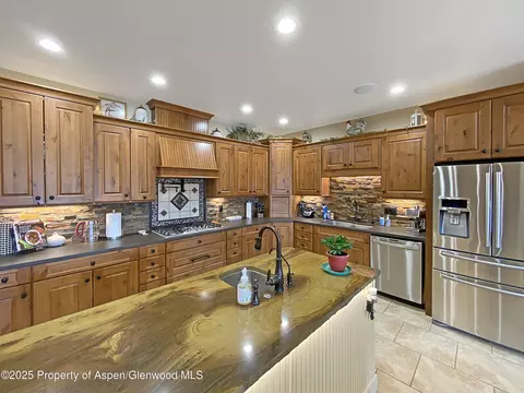 Kitchen - 1351 La Mesa Circle Rangely Co 81648 Cir, Rangely, CO 81648 photo 2 of 4