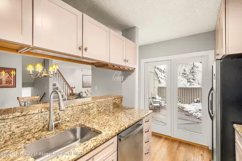 Kitchen - 501 Wren Court Basalt Co 81621 Ct, Basalt, CO 81621 photo 3 of 3