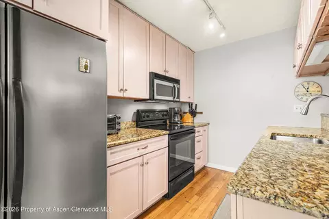 Kitchen - 501 Wren Court Basalt Co 81621 Ct, Basalt, CO 81621 photo 1 of 3