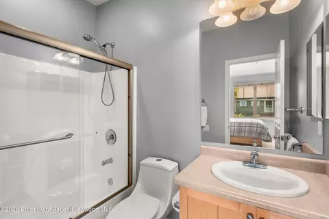 Bath - 548 Evans Court Basalt Co 81621 Ct, Basalt, CO 81621 photo 4 of 5