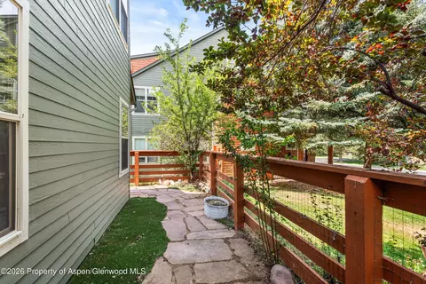 Exterior - 548 Evans Court Basalt Co 81621 Ct, Basalt, CO 81621 photo 4 of 5