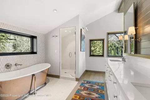 Bath - 1340 Mclaughlin Lane Basalt Co 81621 Ln, Basalt, CO 81621 photo 1 of 3