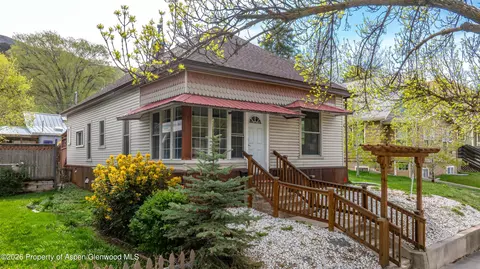 1022 Grand Avenue Glenwood Springs Co 81601 Ave, Glenwood Springs, CO 81601