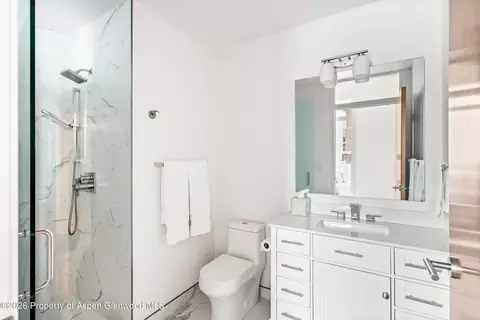 Bath - 361 Robinson Street 208 Basalt Co 81621 St #208, Basalt, CO 81621 photo 2 of 2