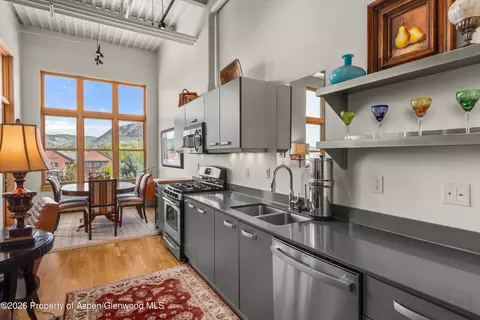 Kitchen - 231 Robinson Street 318 Basalt Co 81621 St #318, Basalt, CO 81621 photo 2 of 2