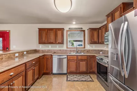 Kitchen - 629 Hillcrest Drive Basalt Co 81621 Dr, Basalt, CO 81621 photo 1 of 3