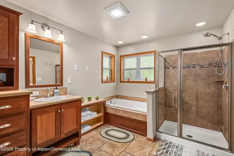Bath - 629 Hillcrest Drive Basalt Co 81621 Dr, Basalt, CO 81621 photo 1 of 6