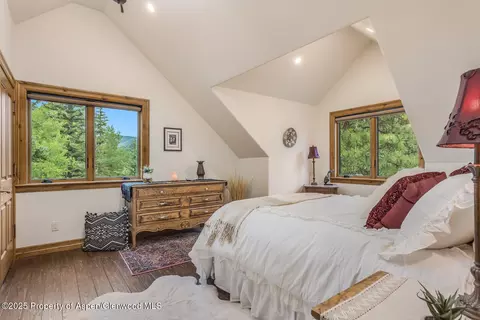 Bedroom - 175 Bison Lane Redstone Co 81623 Ln, Redstone, CO 81623 photo 7 of 10